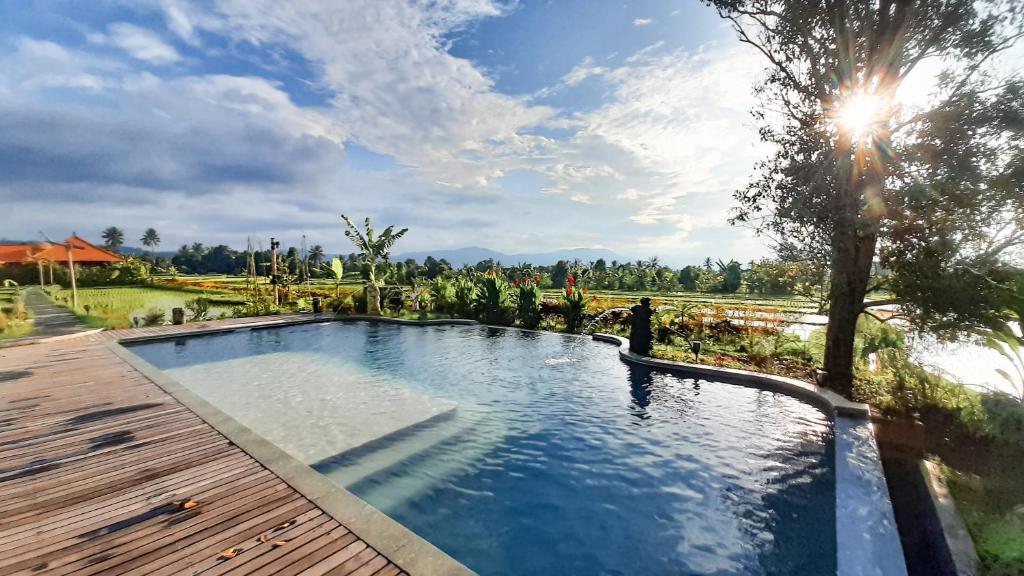 Sri Lestari Banyuatis photo