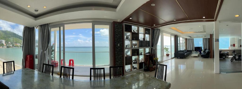 Nancy Beach Front Villa