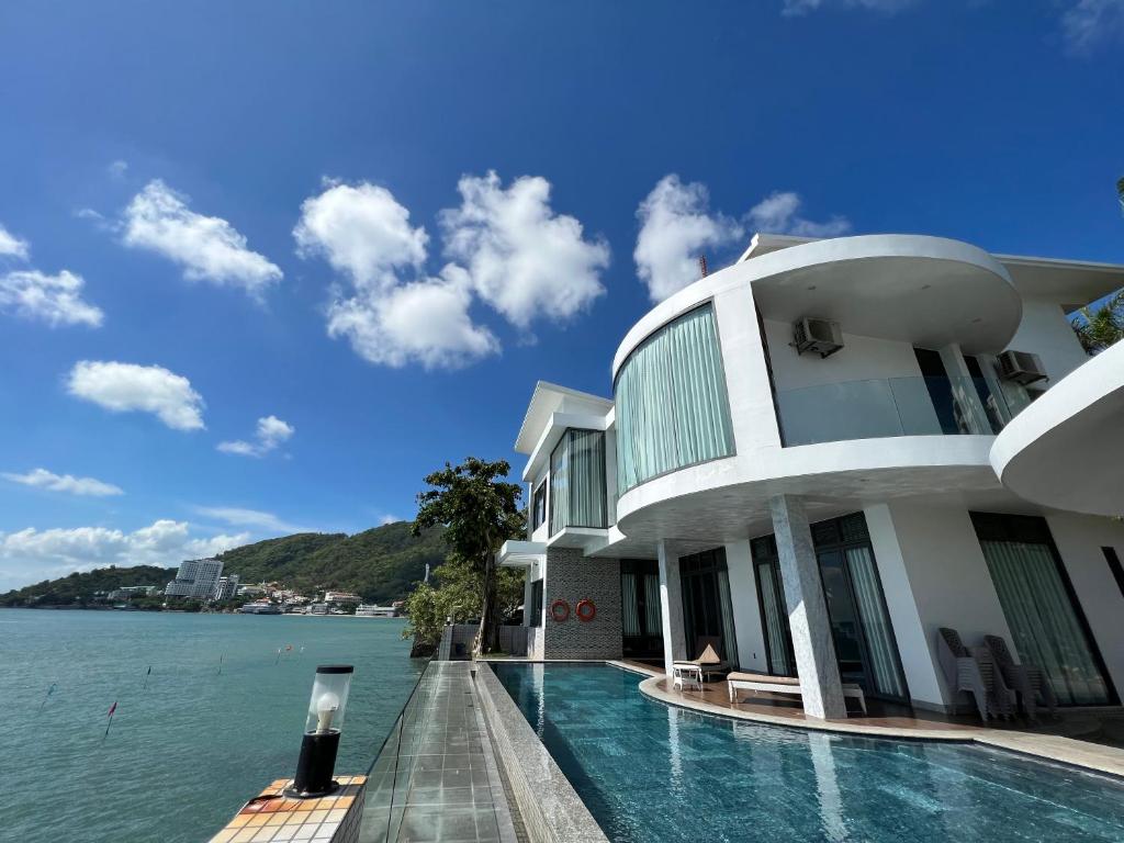 Nancy Beach Front Villa