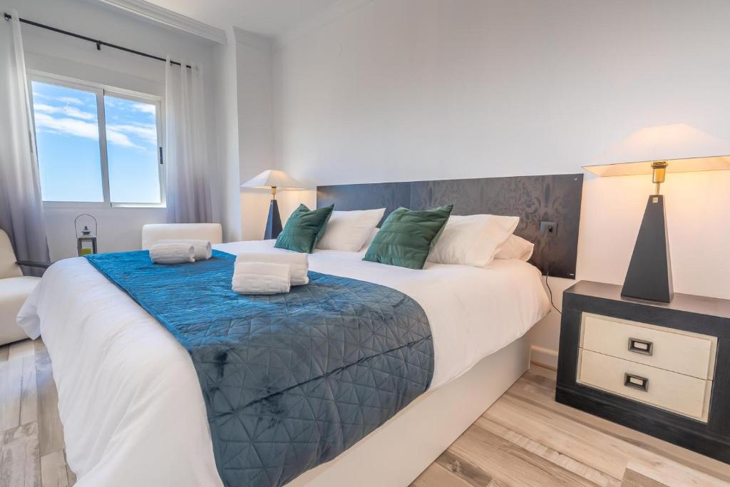 Panamanian Blue Sea View Flat - 1