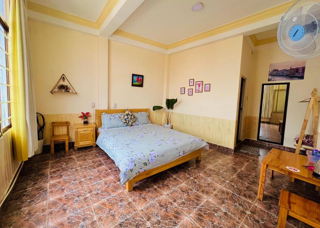 Smiley Backpackers Hostel photo