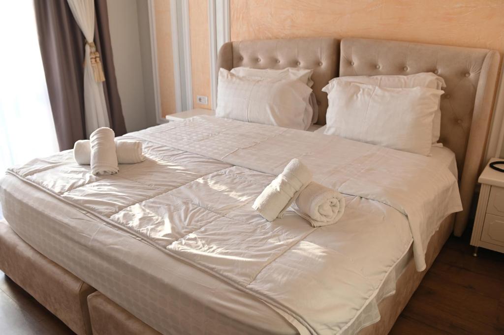 Hotel Onufri — Hotel rooms in Golem, Tirane