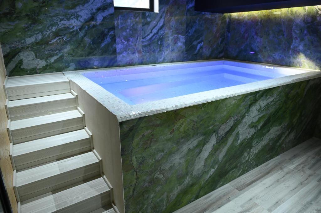 Hotel Onufri — Spa in Golem, Tirane