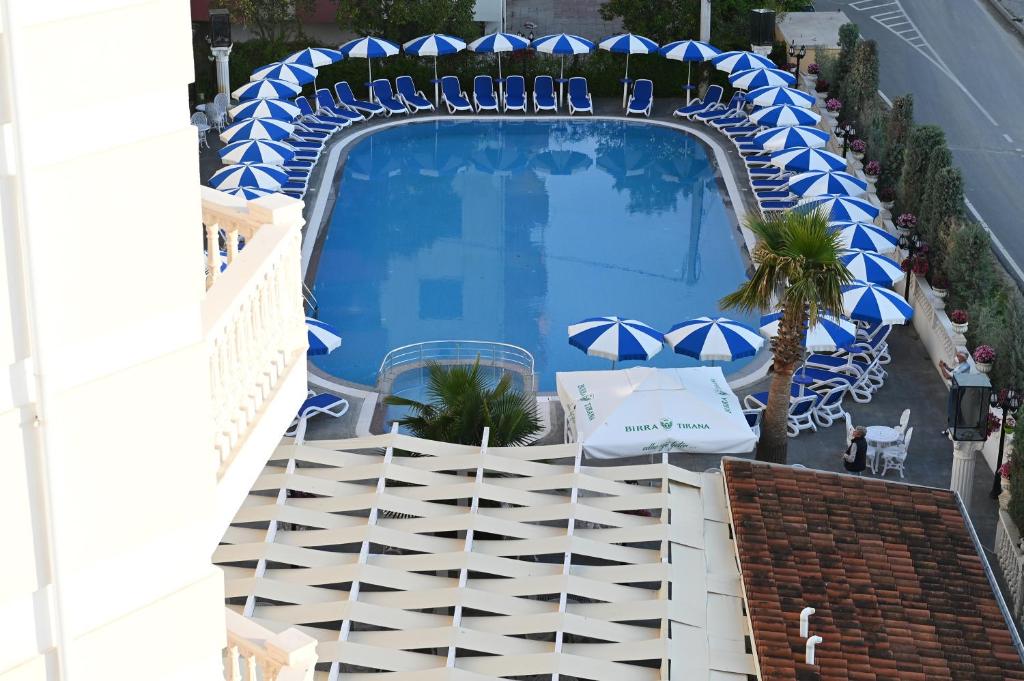 Hotel Onufri — Swimming pool in Golem, Tirane