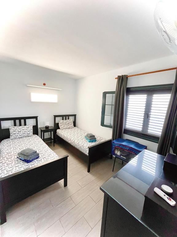 Lovely pool view apartment near beach, Luz y Mar + Vv License - 5