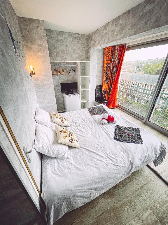 Africa panoramique By Carl-Emilie