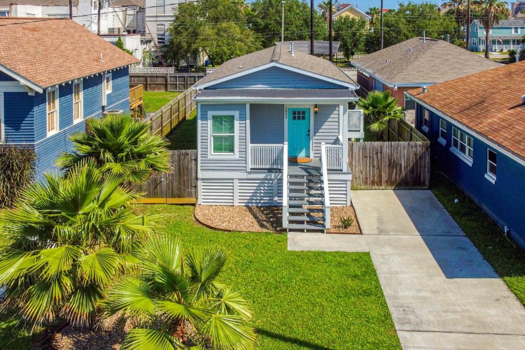 The Breezy Bungalow — Hotel in Galveston (TX)