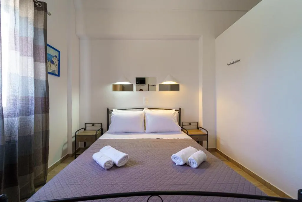 Marousi Rooms, hotel en Perissa