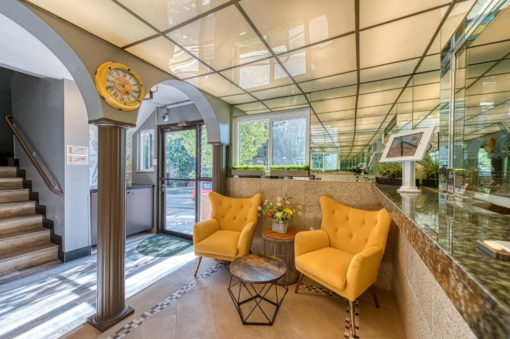 La Mirage Inn - Hollywood photo