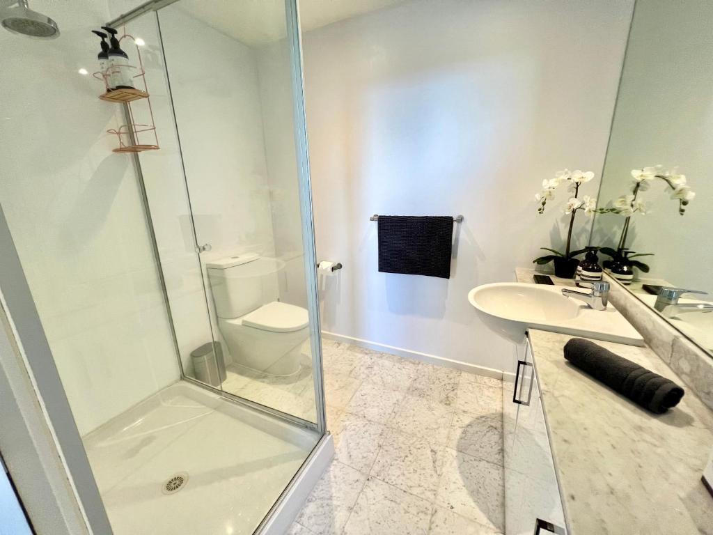 Luxury St Kilda Townhouse in the Sky photo