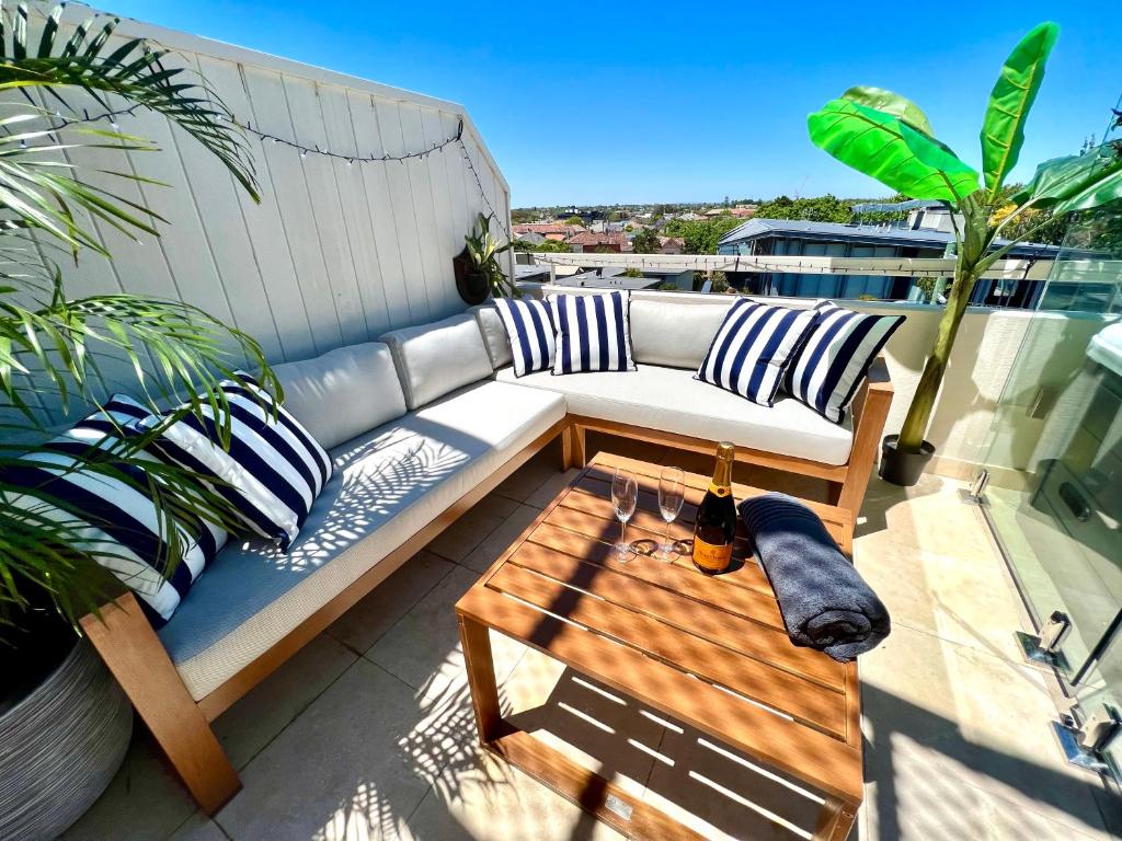 Luxury St Kilda Townhouse in the Sky photo