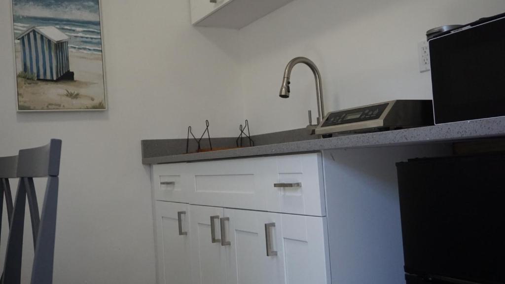 Lovely ground level apt with a pool side