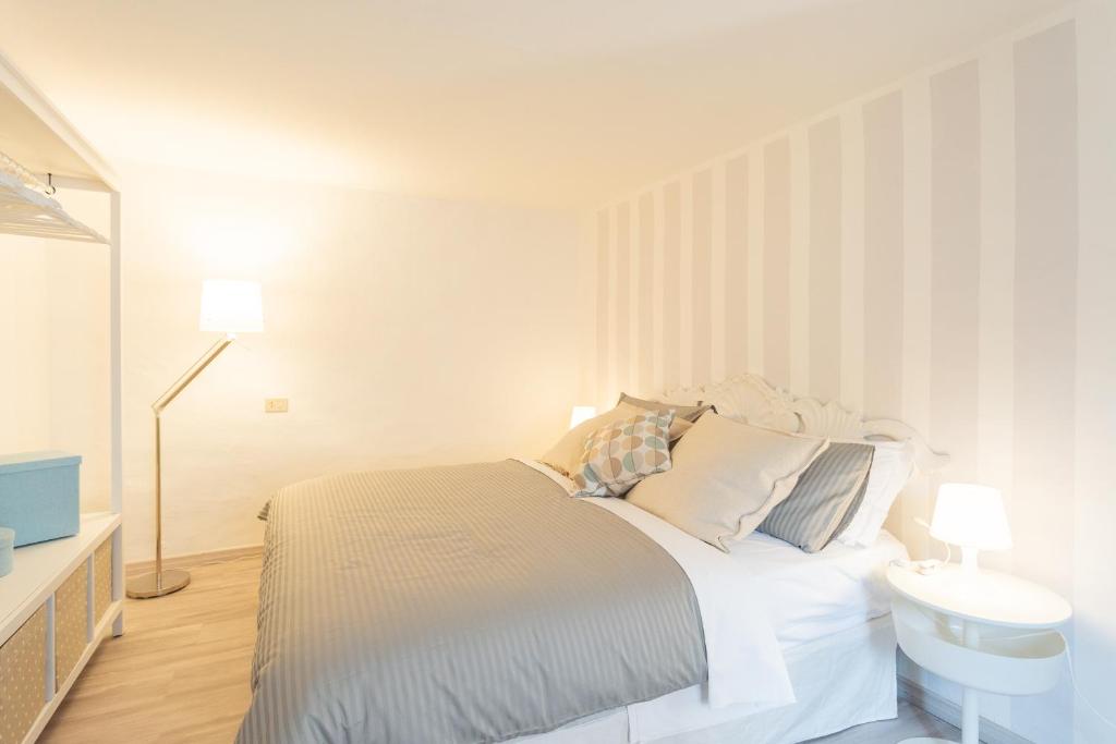 ***** [ ROMANTIC SUITE ] - Como Center — Hotel in Como
