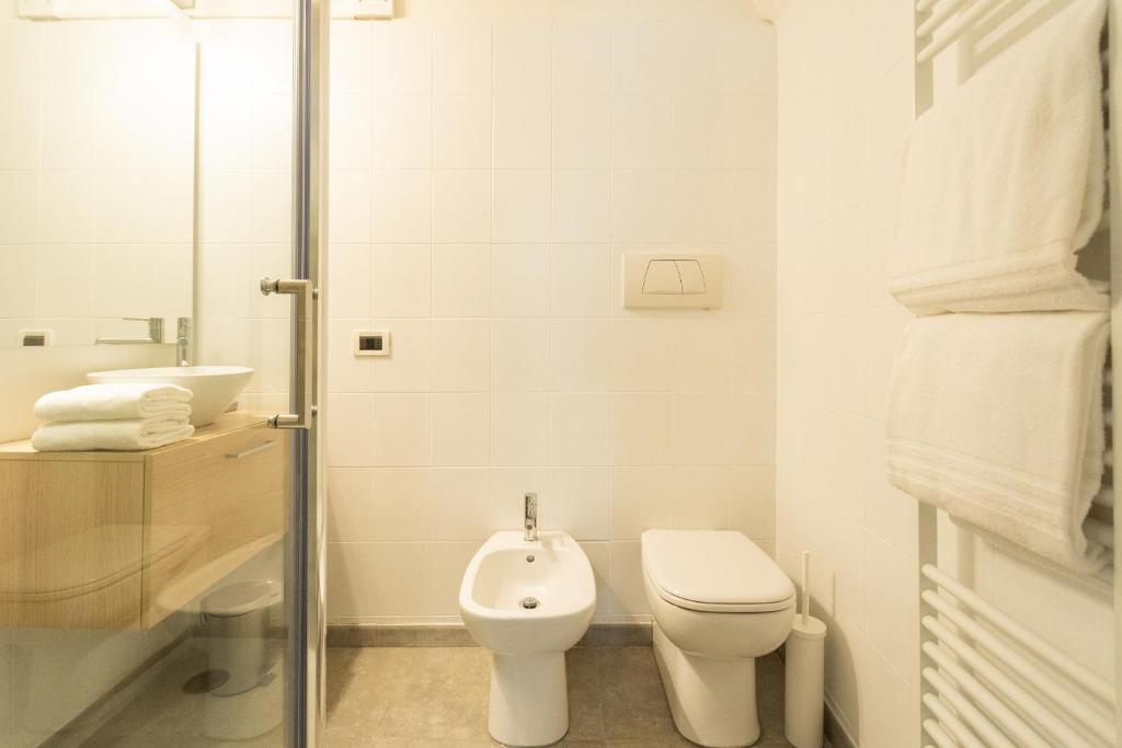 ***** [ ROMANTIC SUITE ] - Como Center photo