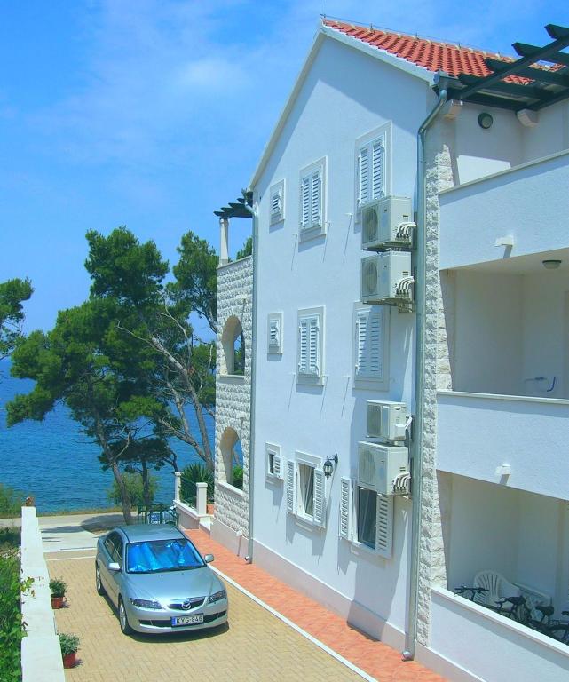Apartments Villa La Riva - Seafront accommodation photo
