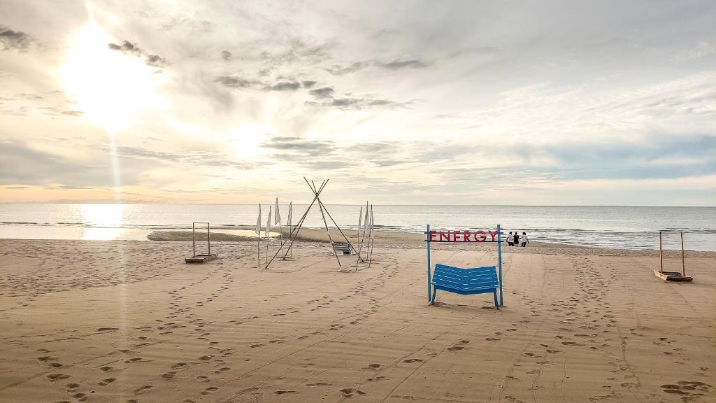 On-the-Beach Seaview With Pool Access - 1 Bedroom by Sweethome photo