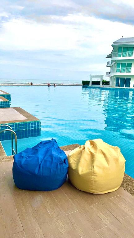 On-the-Beach Seaview With Pool Access - 1 Bedroom by Sweethome photo