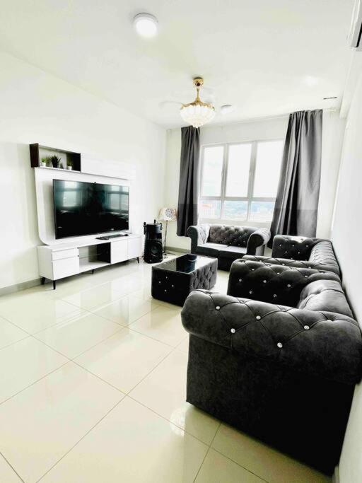 KT CITY HOMESTAY WITH 4 Bedrooms and POOL — Hotel in Kuala Terengganu