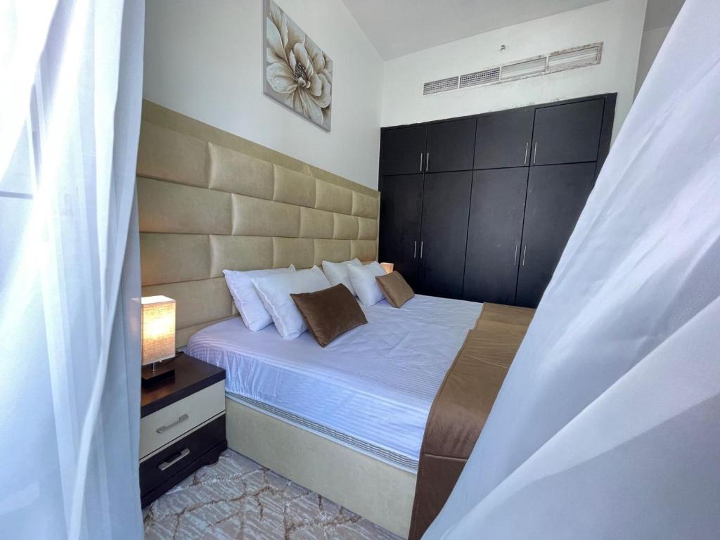 Private gorgeous Room with Marina view with Shared Kitchen photo