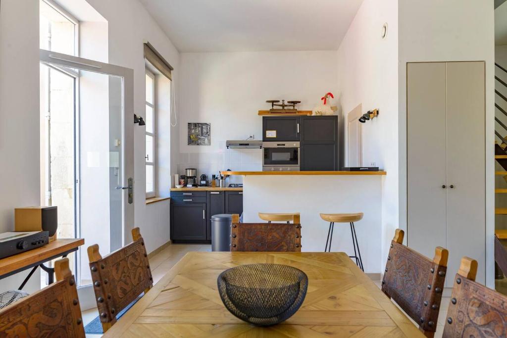 Maison de village façon Loft, avec cour et airco, dans le centre historique - 4