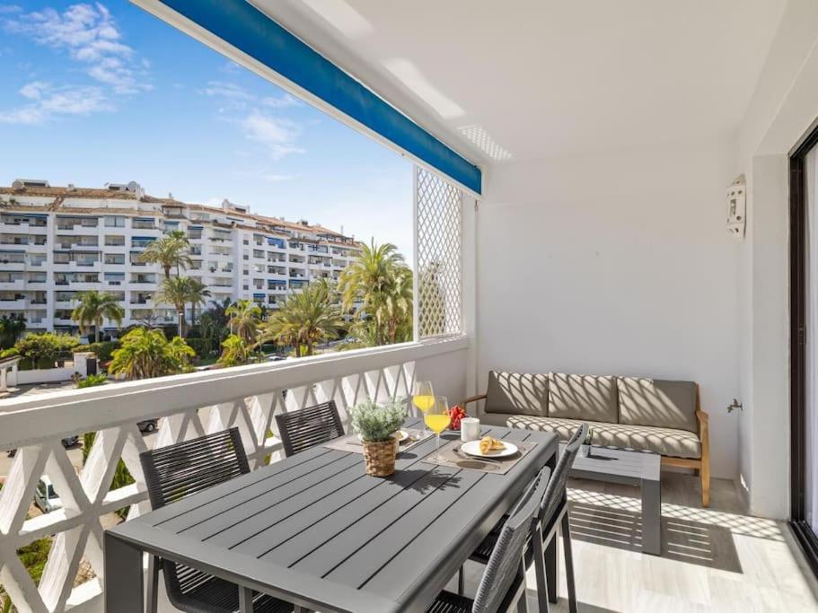 Stylish Sea view apartment in Playas del Duque - 5