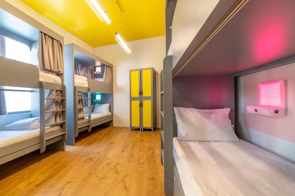Bed in 8-Bed Mixed Dormitory Room