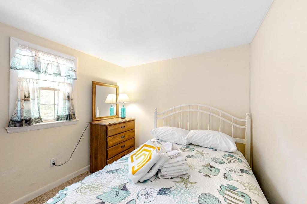 Whitman Surf Cottage & Great Hollow Retreat photo