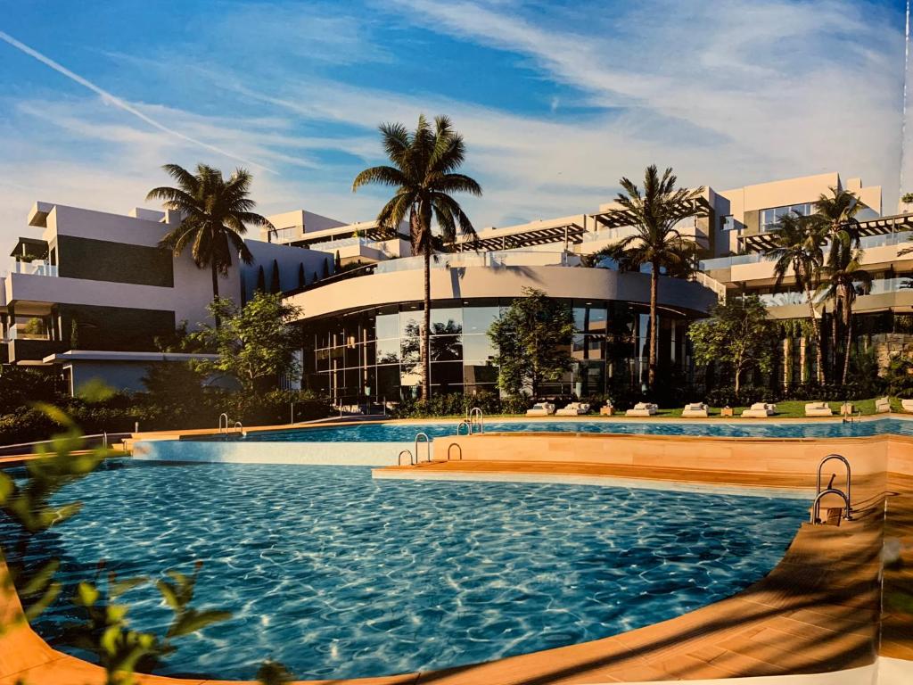 CASA CASU NEW STUNNING 3 BED RAISED GROUND FLOOR APARTMENT & HUGE BALCONY WITH SEA POOL & MOUNTAIN VIEW INDOOR & OUTDOOR SWIMMING POOLS & GYM WALKING DISTANCE TO BEACH PORT Estepona TRAVELLER AWARD 2023 - 1
