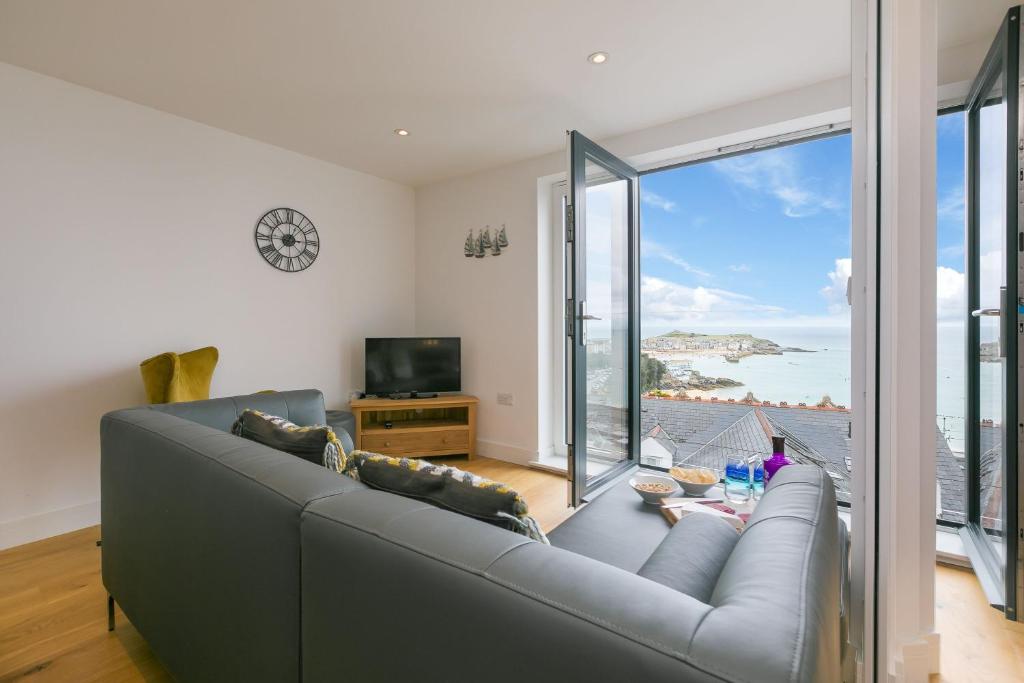 Wave Watching, St Ives