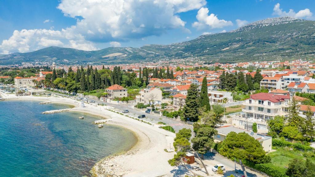 Hotel Riva Kastela with swimming pool photo