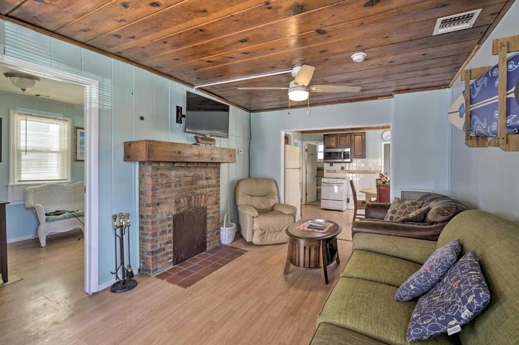 Inviting Seaside Heights Apt Less Than 1 Mi to Beach!, Seaside Heights