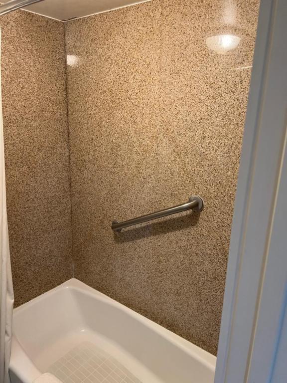 Travelodge by Wyndham Brea photo