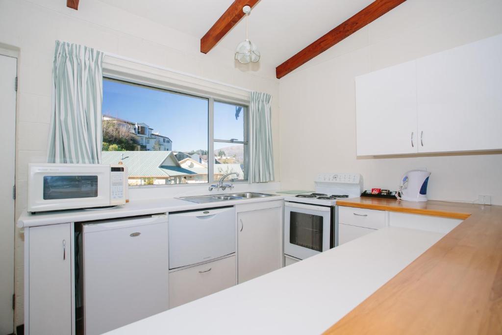 Kitchen, Panorama Court in Wanaka