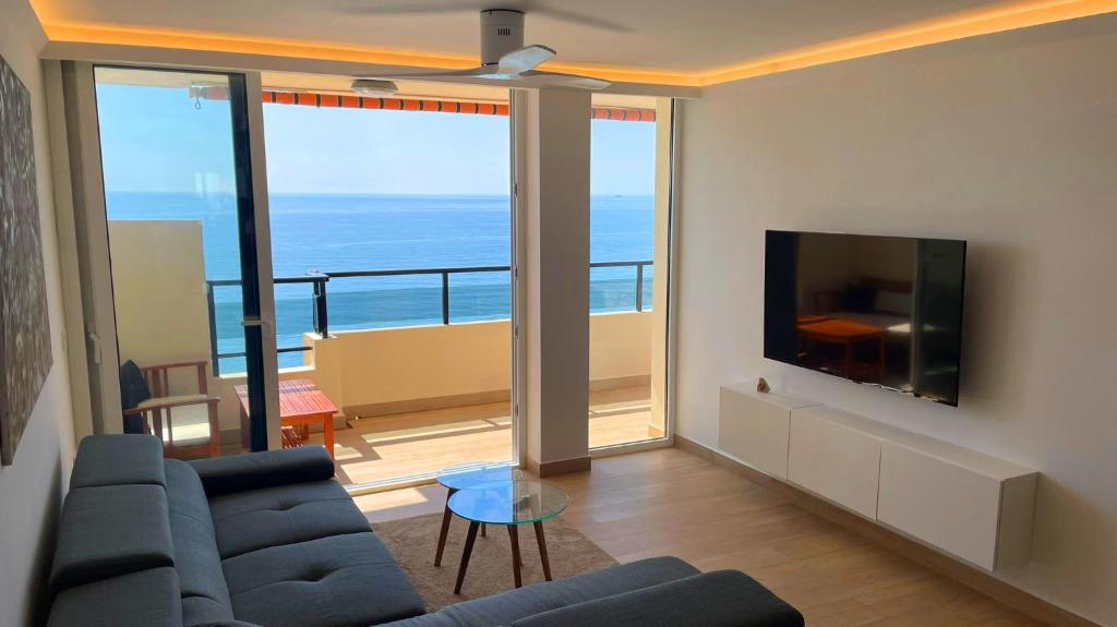 BEACHFRONT -- NEW LUXURY Apartment -- 1ª Linea Playa -- Fuengirola CITY CENTER -- Private PARKING -- Panoramic Sea Views -- - 4
