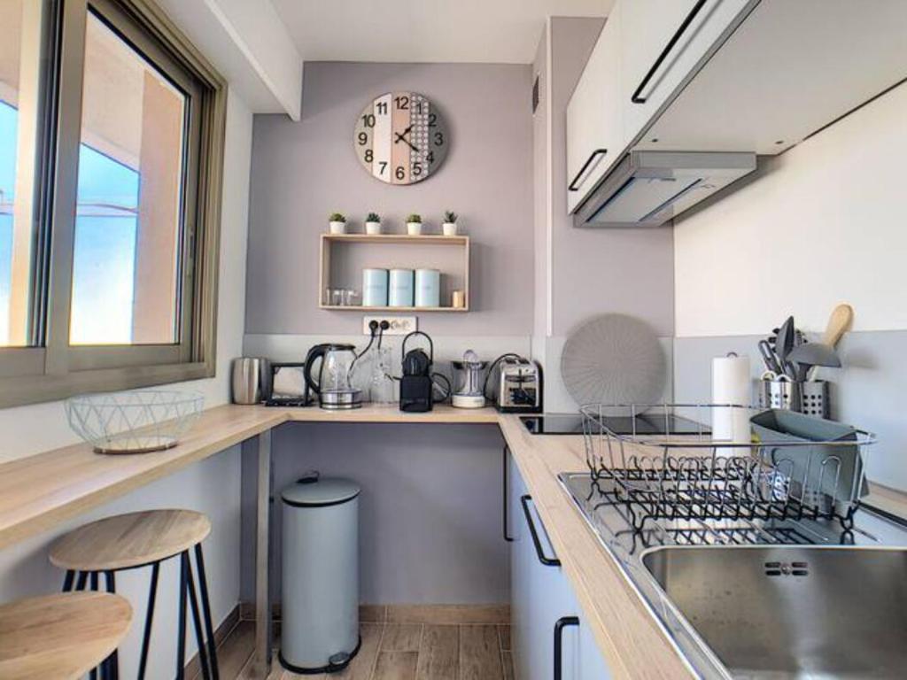 Juan Les Pins Centre - Studio Neuf Avec Terrasse - 3 Mins Des Plages - Jazz Apartment - 3