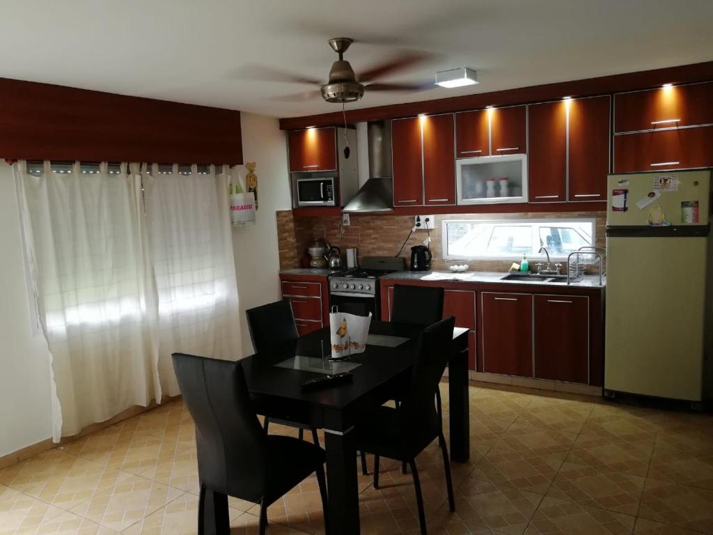 Casa con piscina de uso exclusivo - 4