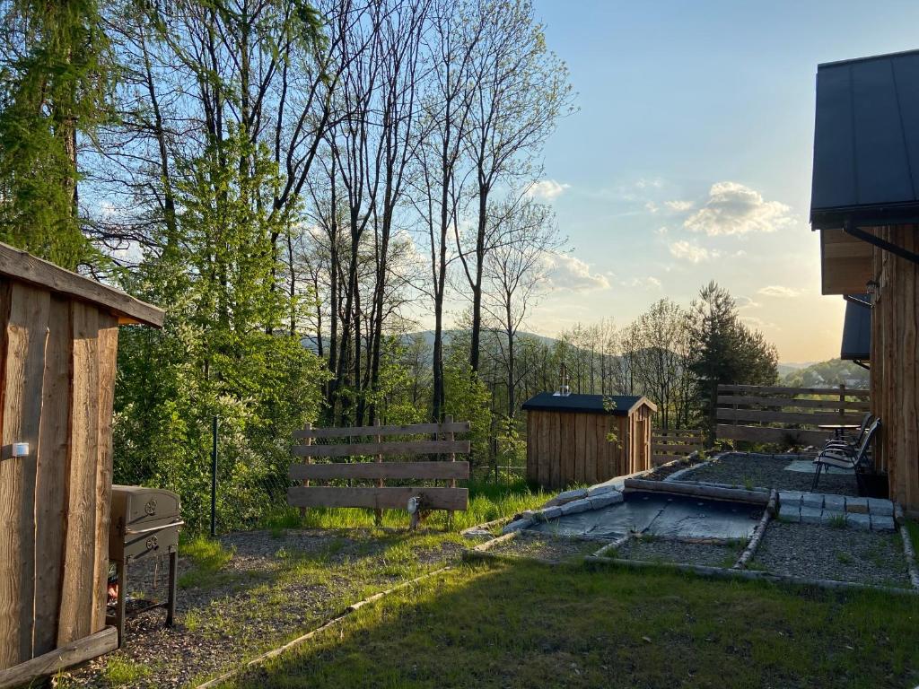 Rogate Domki, Zasań