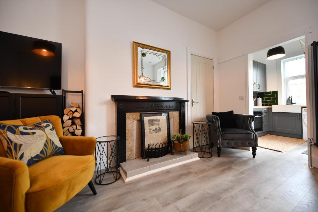 Lallan Shores, Troon