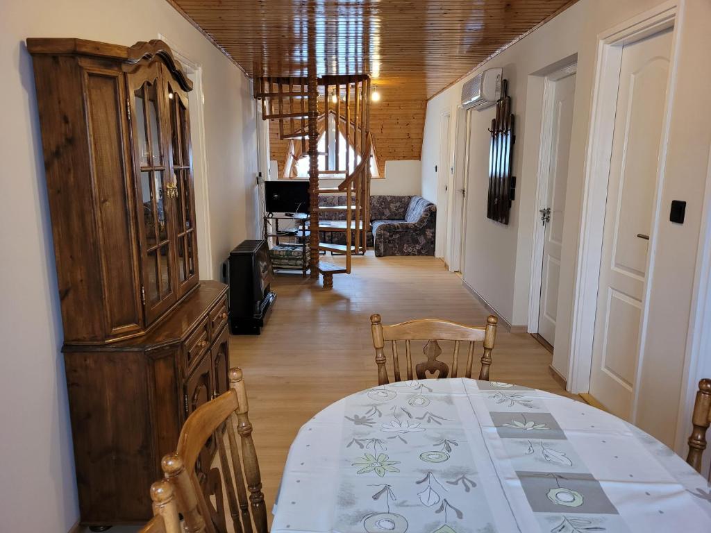 Henrietta Apartmanhaz