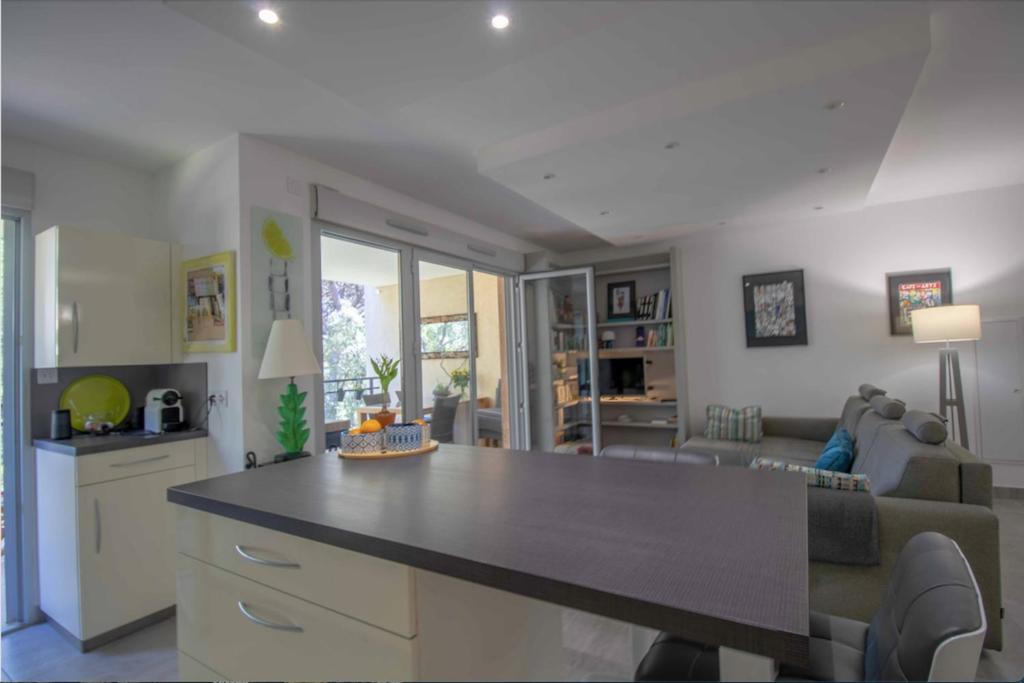 Beautiful 78m With 2 Balconies In Saint Raphaël - 4