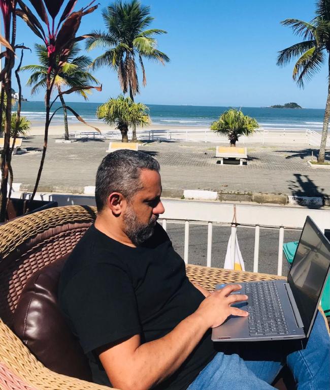 Shared lounge/TV area