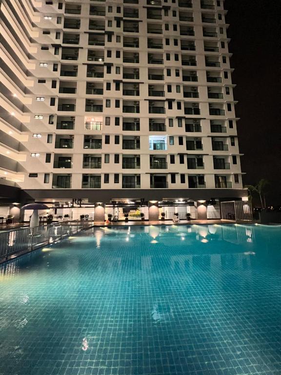 Swimming pool, Vista Bangi 1 Bedroom service apartment with swimming pool in Kuala Lumpur