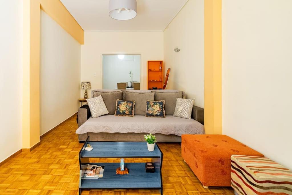 Bright,Comfort Renovated House(107m²) in the heart of Athens — Hotel in Athens