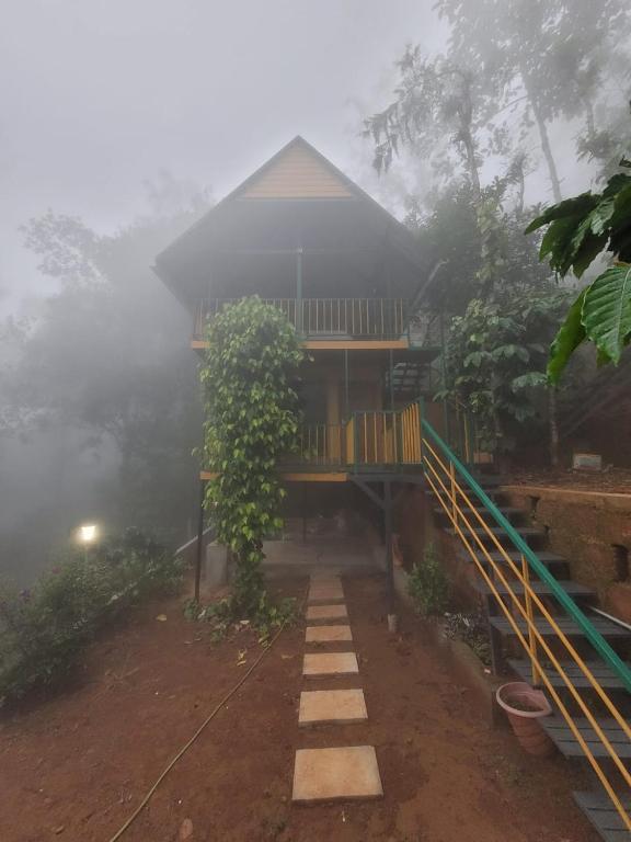 Mistvalley Hut — Hotel in Wayanad