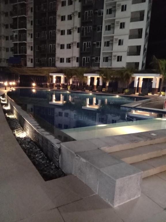 Family freindly 2 bedroom condo at Vine Residences photo
