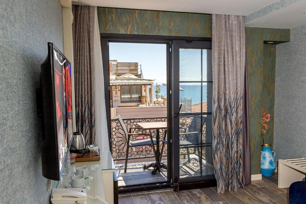 THE LEA HOTELS & SUITE photo