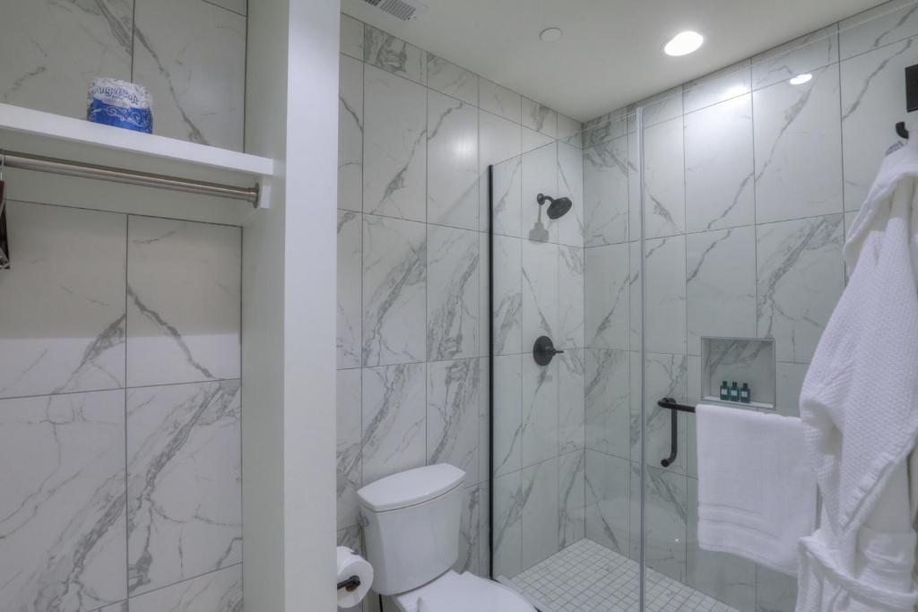 Studio 154 Luxury Hotel photo
