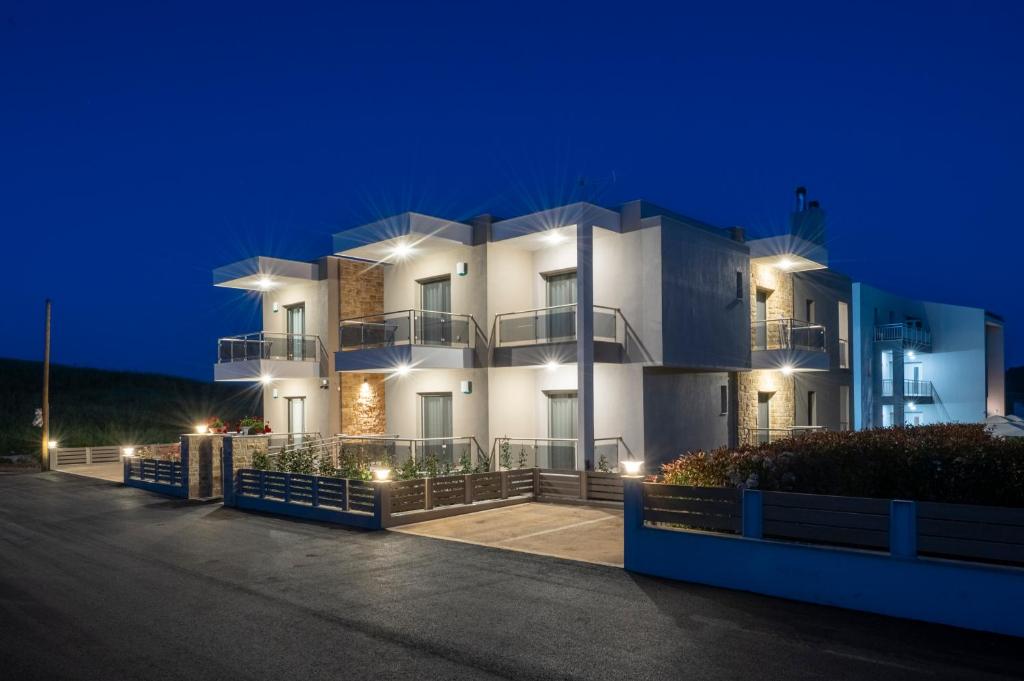 Sea Wind Luxury Apartments with Pool Kassandra Halkidik 전경
