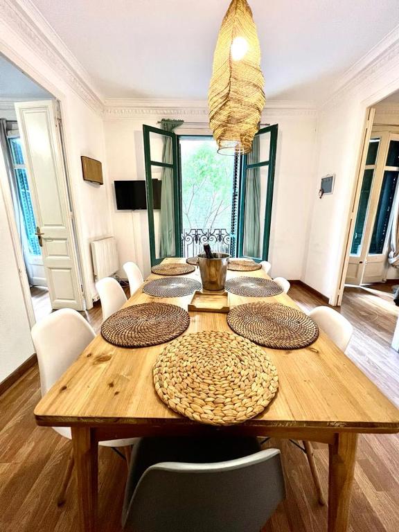 Big and Bright Apartment BCN - 5
