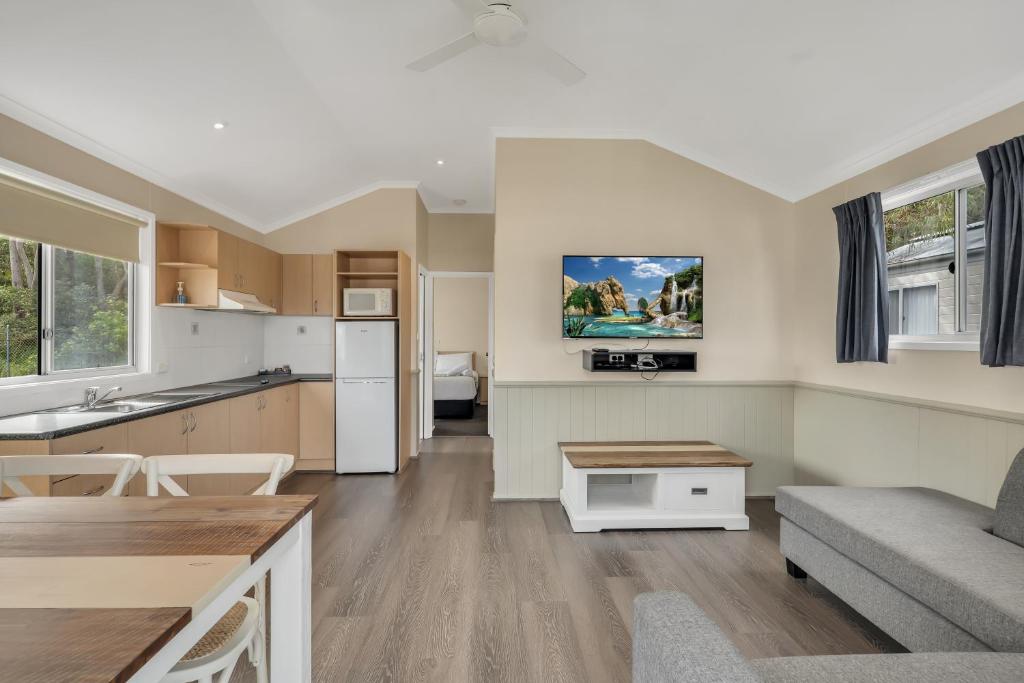 Spa Cabin (2BR)